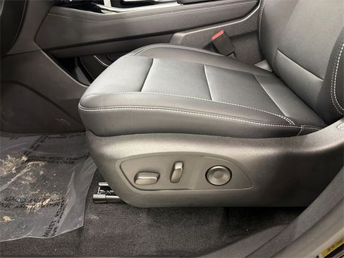 Certified 2026 Chevrolet Traverse LT image 22