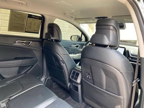Used 2025 Kia Sportage EX FWD image 38