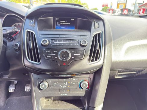 Used 2018 Ford Focus ST FWD image 21
