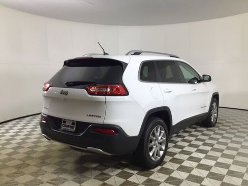 Used 2018 Jeep Cherokee Limited image 7