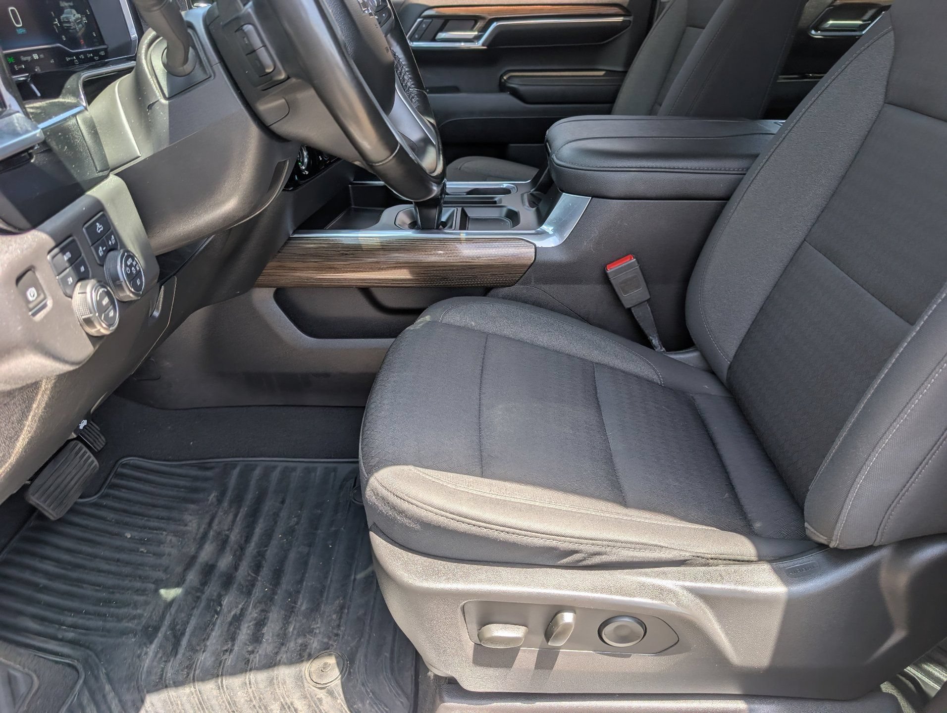 Used 2023 Chevrolet Silverado 1500 RST AWD/4WD image 17