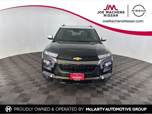 Used 2023 Chevrolet TrailBlazer ACTIV w/ Sun and Liftgate Package image 2
