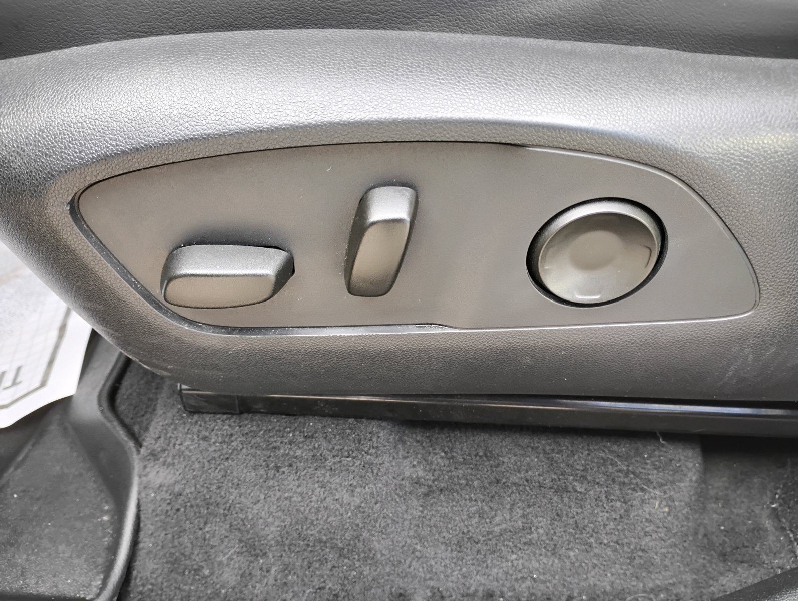 Used 2025 Buick Enclave Sport Touring FWD image 23