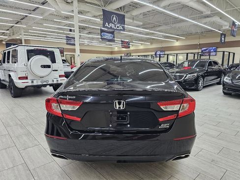 Used 2018 Honda Accord Touring image 7