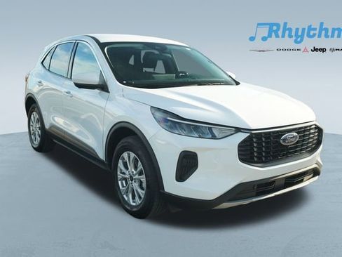 Used 2023 Ford Escape Active image 1
