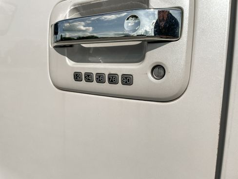 Used 2013 Ford F150 Platinum AWD/4WD image 13