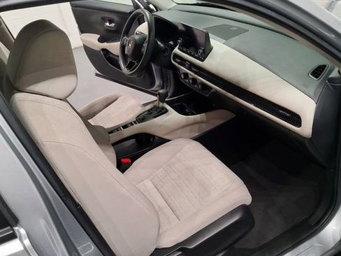 Used 2023 Honda HR-V LX image 18