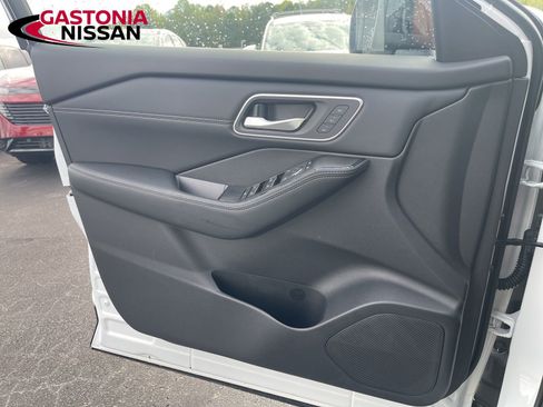 Used 2026 Nissan Rogue Platinum w/ Platinum Premium Package image 51