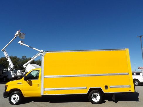 Used 2016 Ford E-350 and Econoline 350 Super Duty image 49