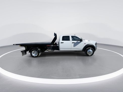 New 2026 RAM 5500 Tradesman w/ Chrome Appearance Group image 2