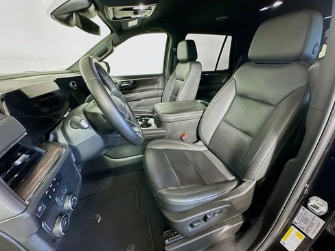 Used 2025 Chevrolet Tahoe LT image 12