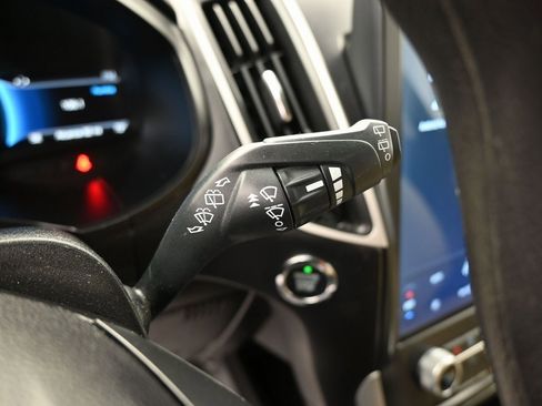 Used 2024 Ford Edge SE image 18