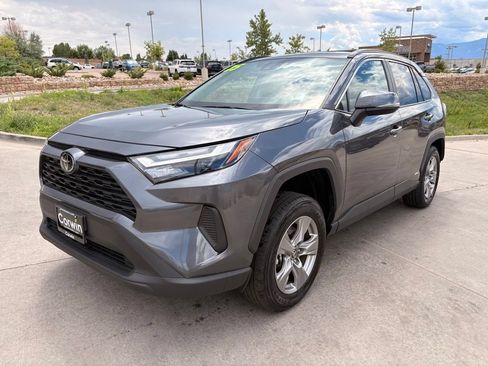 Used 2025 Toyota RAV4 XLE AWD/4WD image 3