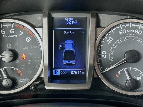 Used 2020 Toyota Tacoma SR5 image 18