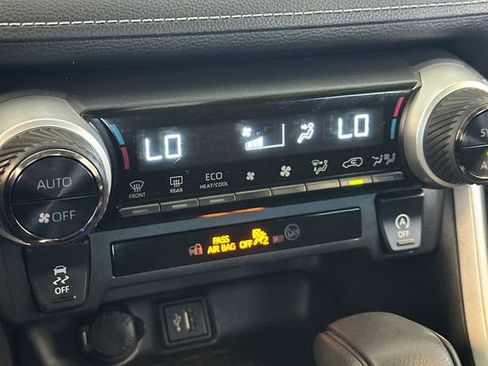 Used 2024 Toyota RAV4 XLE FWD image 25