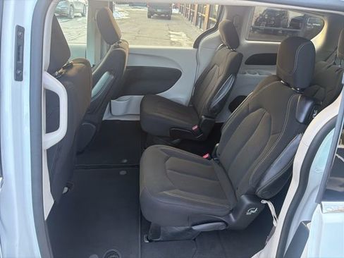 Used 2023 Chrysler Voyager LX image 13