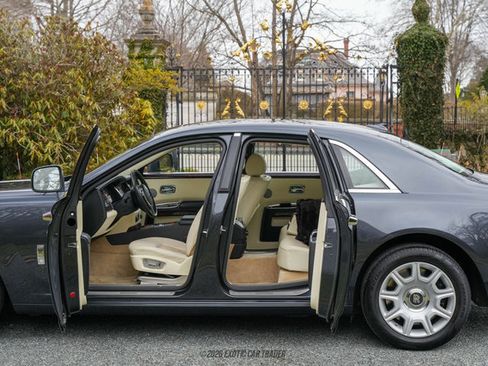 Used 2011 Rolls-Royce Ghost image 29