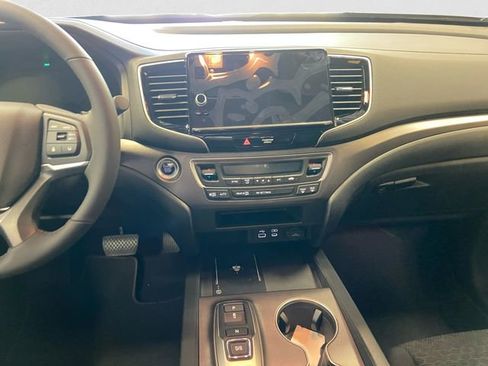 Certified 2025 Honda Ridgeline Sport image 12