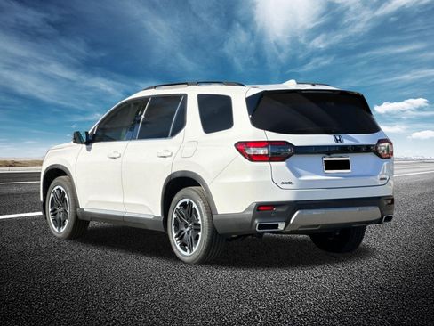 New 2026 Honda Pilot Touring image 5