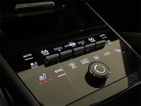 Used 2024 Porsche Cayenne S image 32