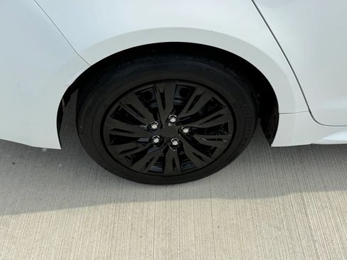Used 2023 Toyota Corolla LE FWD image 41
