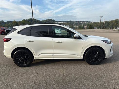 Certified 2023 Ford Escape ST-Line Elite w/ Premium Technology Package image 5