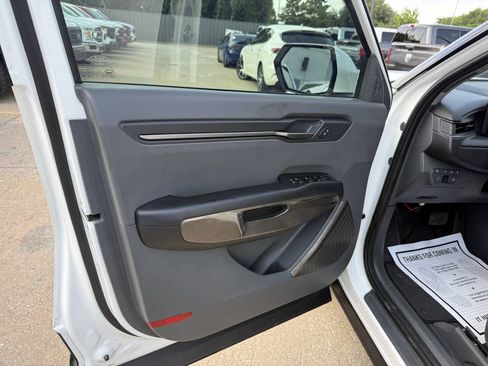 Used 2024 Kia EV9 Light Long Range RWD image 8