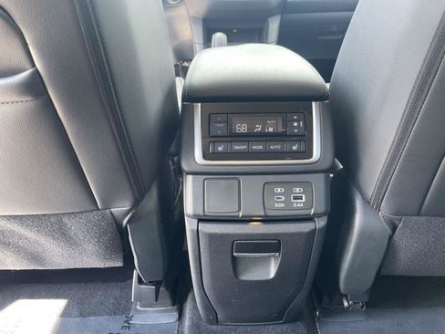 Used 2023 Subaru Ascent Limited w/ Technology Package AWD/4WD image 25
