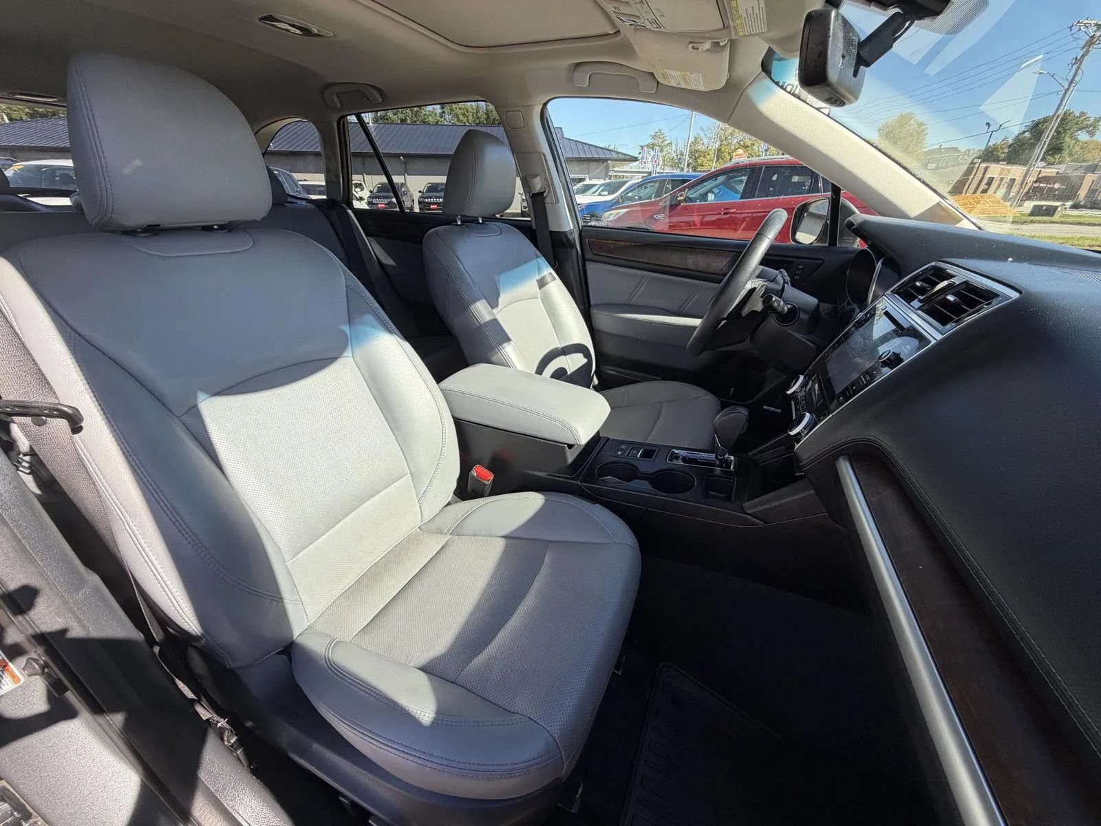 Used 2018 Subaru Outback 2.5i Limited AWD/4WD image 16
