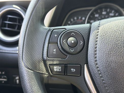 Used 2013 Toyota RAV4 XLE AWD/4WD image 16