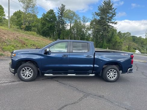 Used 2022 Chevrolet Silverado 1500 LT AWD/4WD image 6