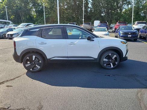 New 2026 Nissan Kicks SR w/ Cold Weather Package image 7