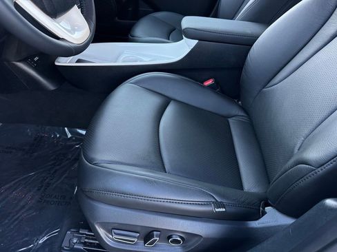 Used 2017 Toyota Prius Prime Advanced image 35