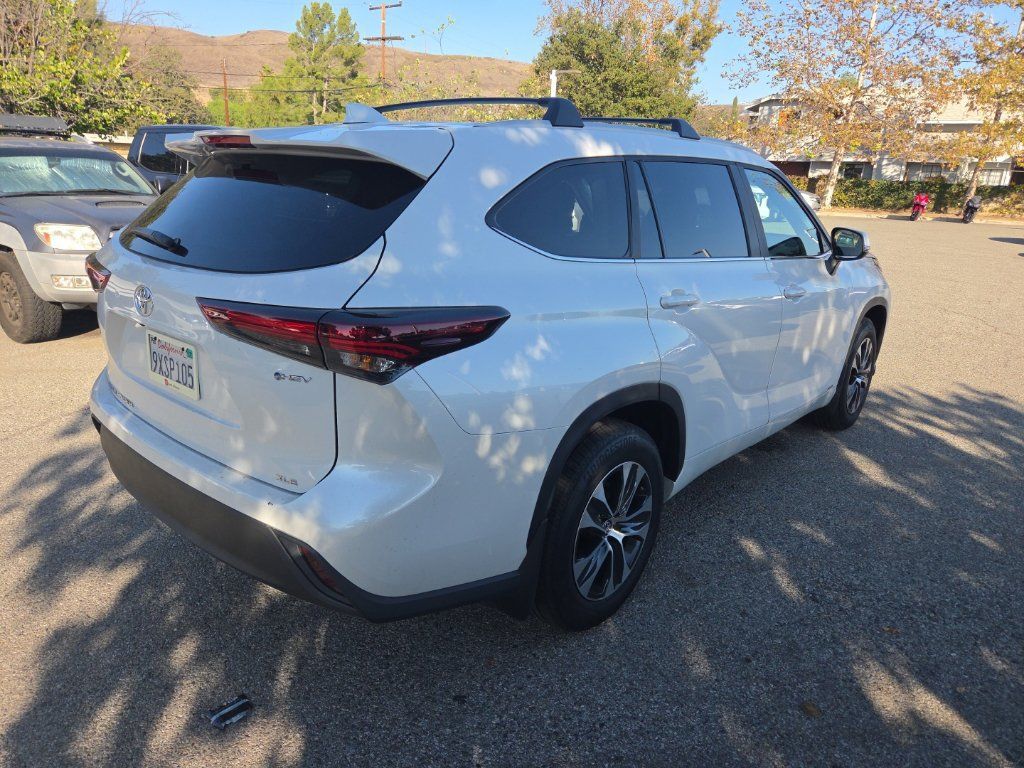 Used 2026 Toyota Highlander XLE AWD/4WD image 5