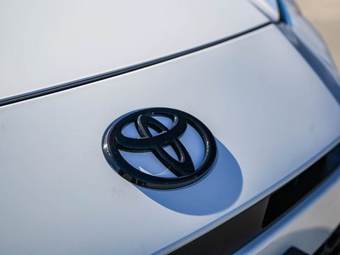 Used 2026 Toyota Camry SE FWD image 12