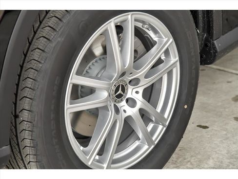 Certified 2025 Mercedes-Benz GLC 300 GLC 300 4MATIC image 6