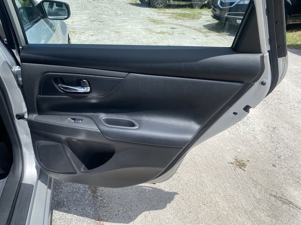 Used 2017 Nissan Altima 2.5 S w/ Power Driver Seat Package FWD image 11
