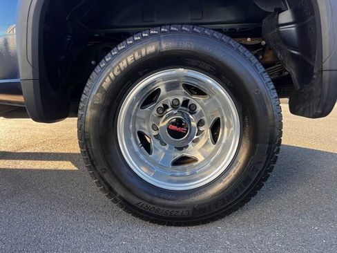 Used 2023 GMC Sierra 3500 Denali w/ Denali Ultimate Package image 11