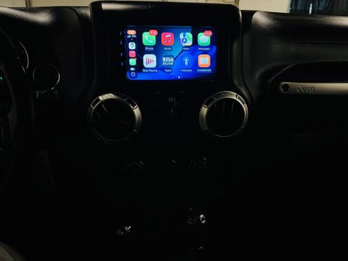 Used 2011 Jeep Wrangler Unlimited Sahara w/ Dual Top Group AWD/4WD image 22