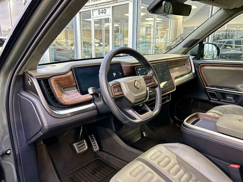 Used 2023 Rivian R1S Launch Edition image 11