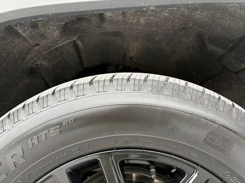 Used 2022 GMC Sierra 1500 Elevation image 12