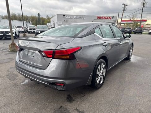 Used 2024 Nissan Altima 2.5 S FWD image 2
