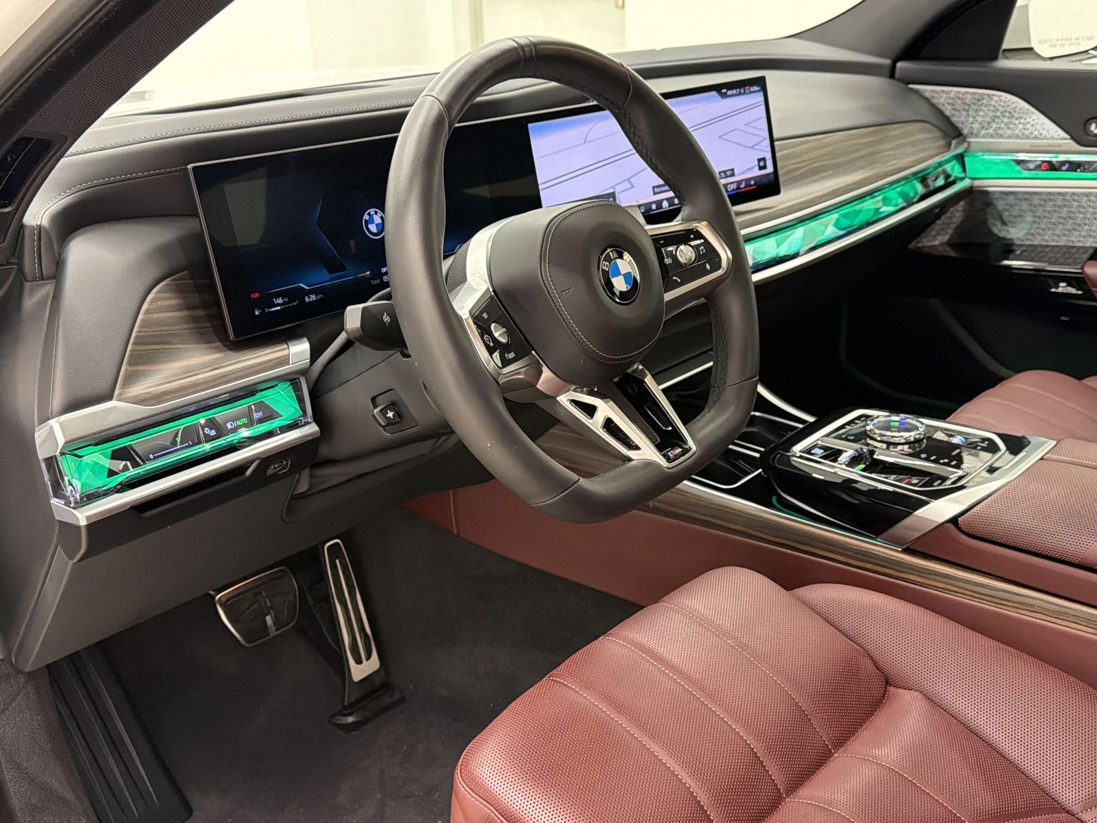 Used 2025 BMW 760i xDrive AWD/4WD image 4