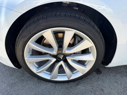 Used 2018 Tesla Model 3 Long Range RWD image 31