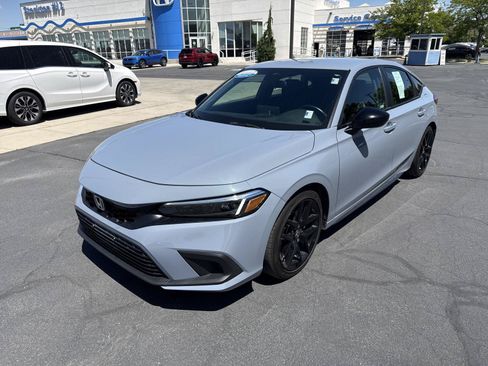 Used 2024 Honda Civic Sport image 2