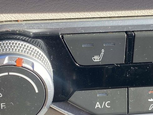 Used 2022 Nissan Altima 2.5 SV w/ SV Premium Package image 15