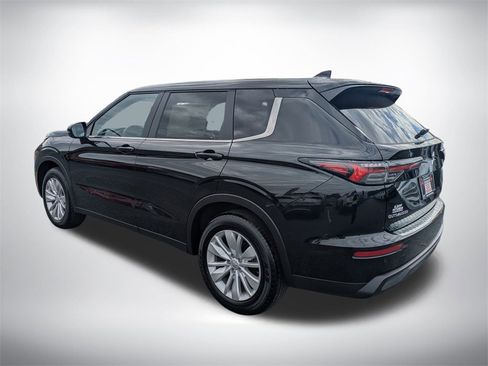 New 2026 Mitsubishi Outlander ES image 5