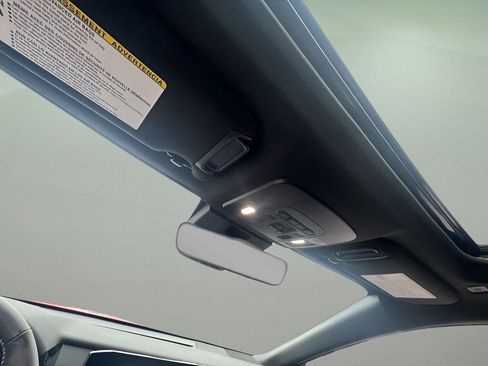 Used 2025 Toyota Camry SE image 16