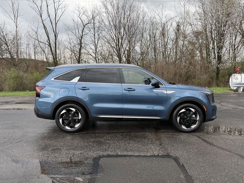 Used 2025 Kia Sorento SX Prestige image 2