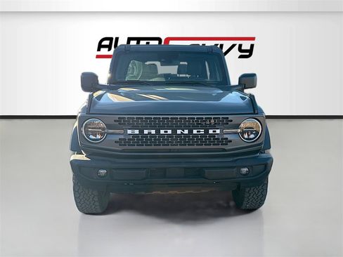Used 2022 Ford Bronco Black Diamond image 2